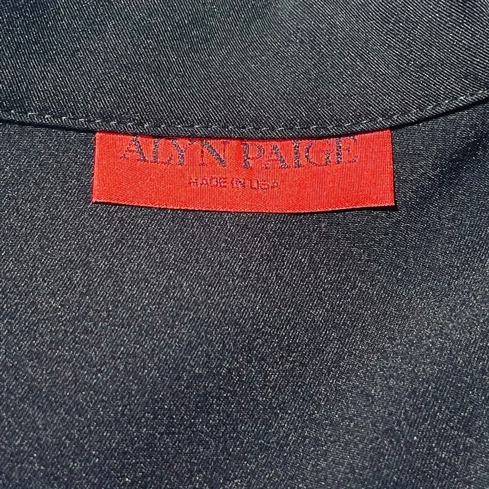 Alyn Paige women’s black blazer. - Picture 3 of 4